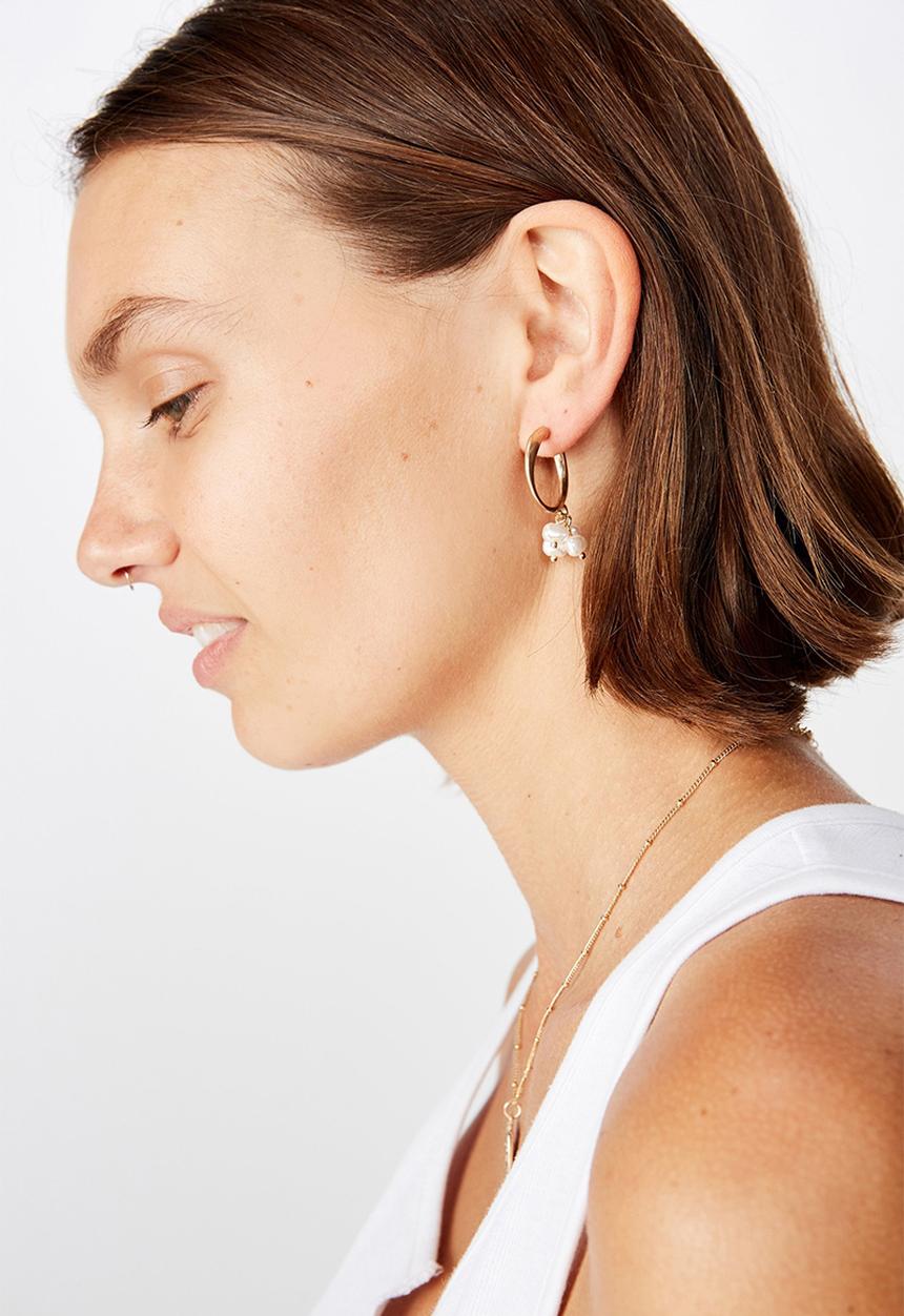 Rubi - Cluster pearl drop treasures hoops - gold & pearl