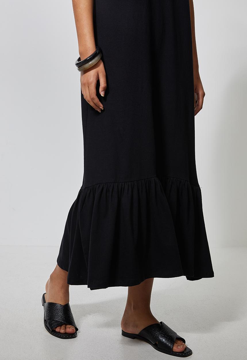 Superbalist - V-neck dress with tiered hem - black