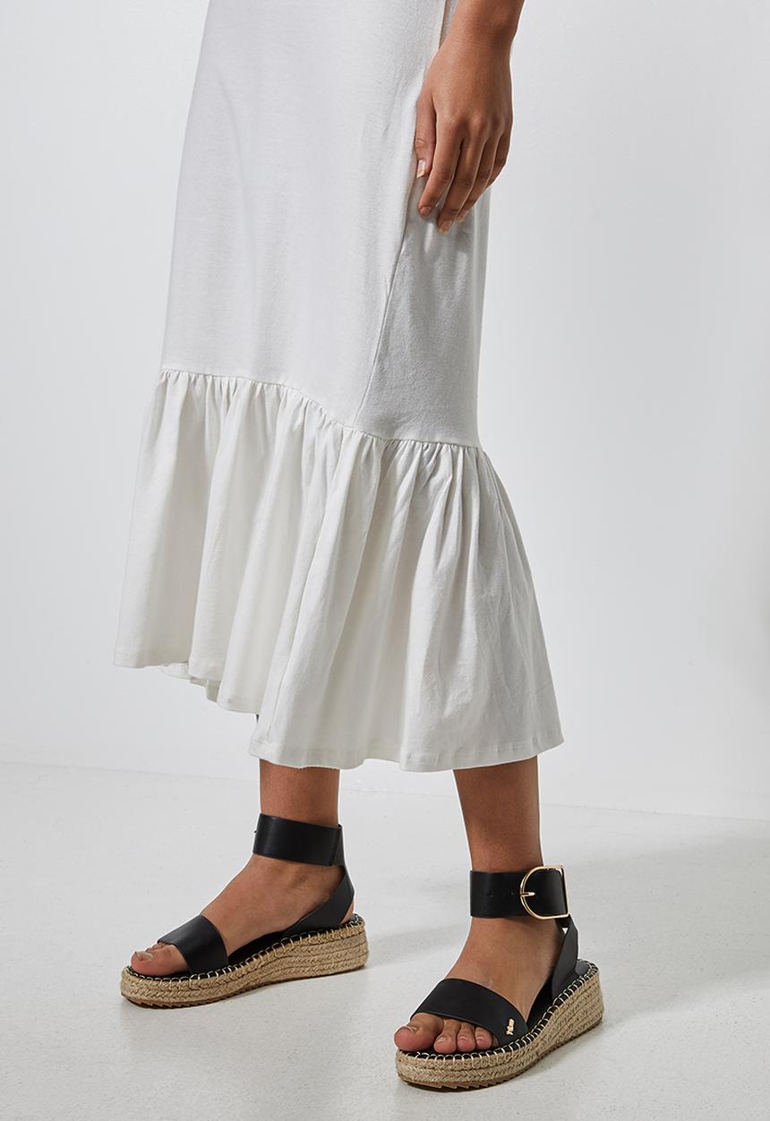 Superbalist - V-neck dress with tiered hem - milk