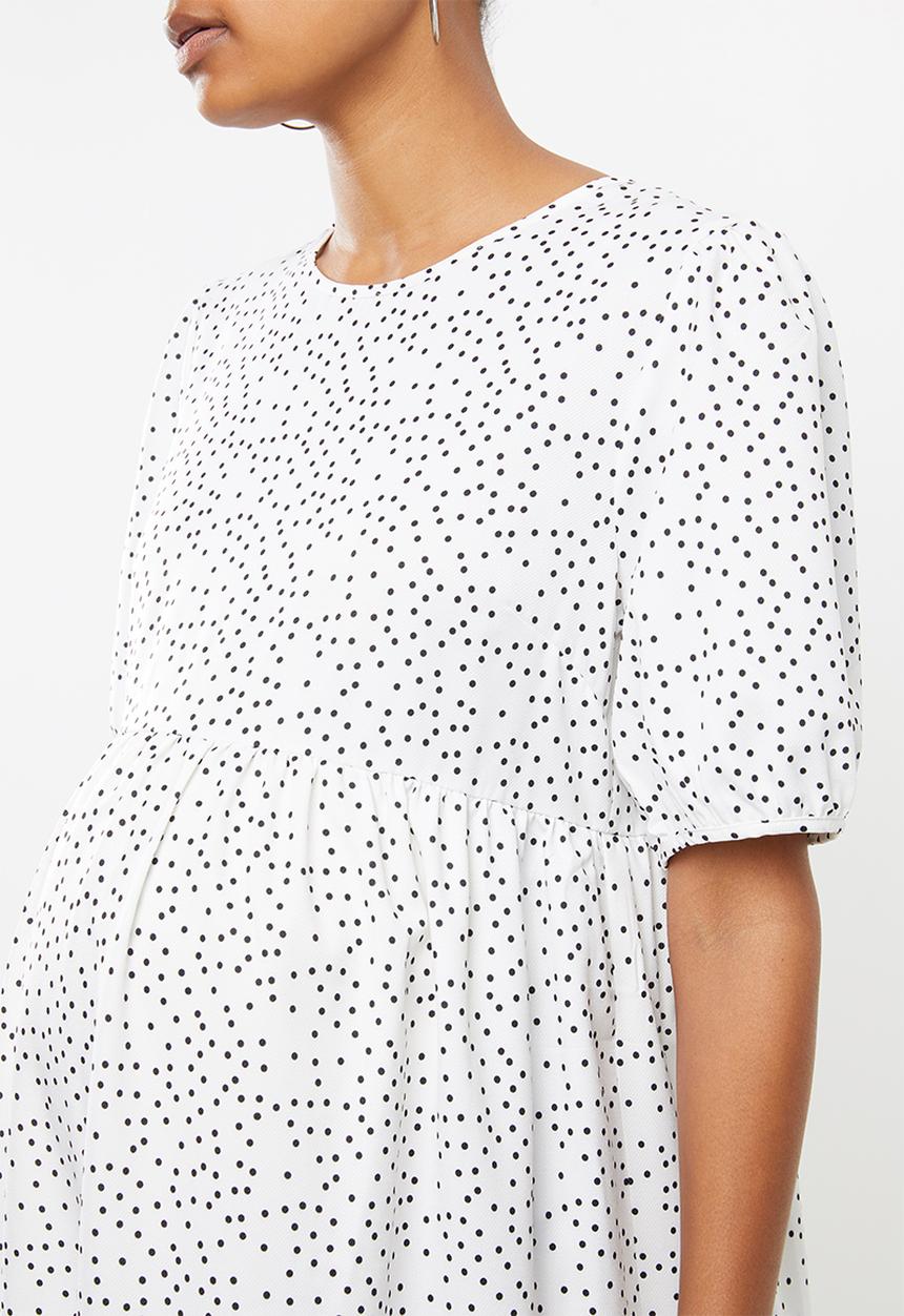 Missguided - Maternity short sleeve polka dot maxi smock dress - white