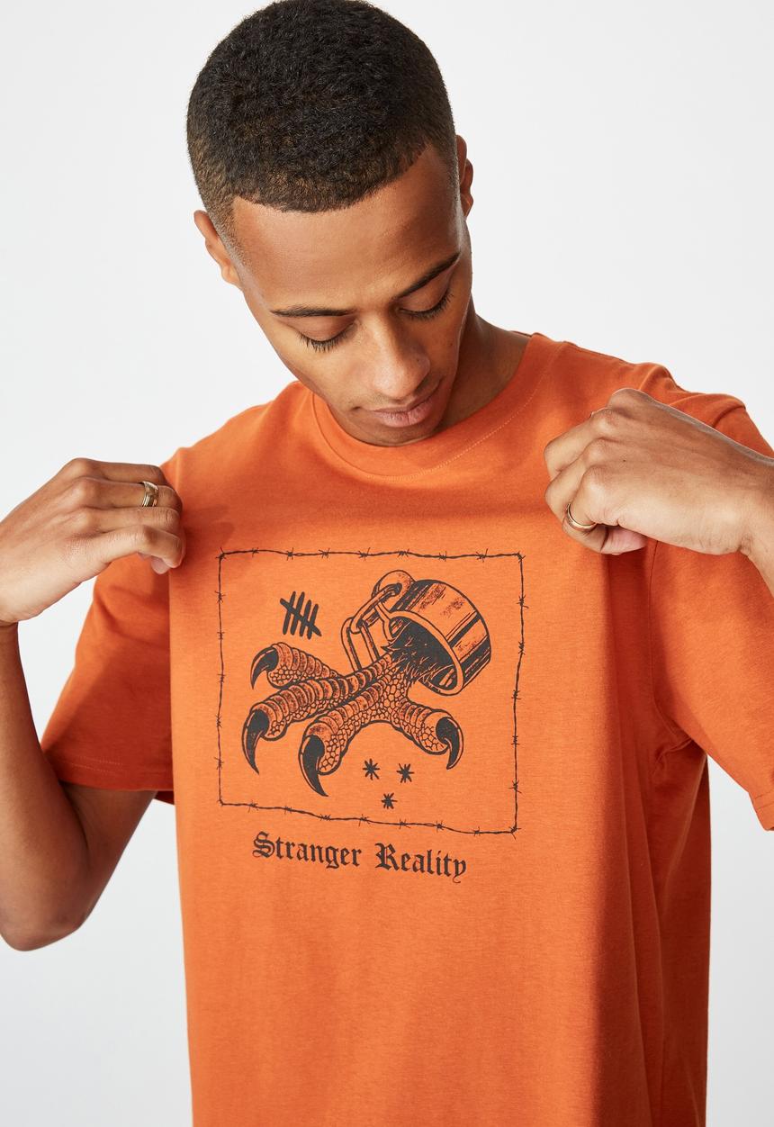 Cotton On - Tbar art T-shirt - dirty clay