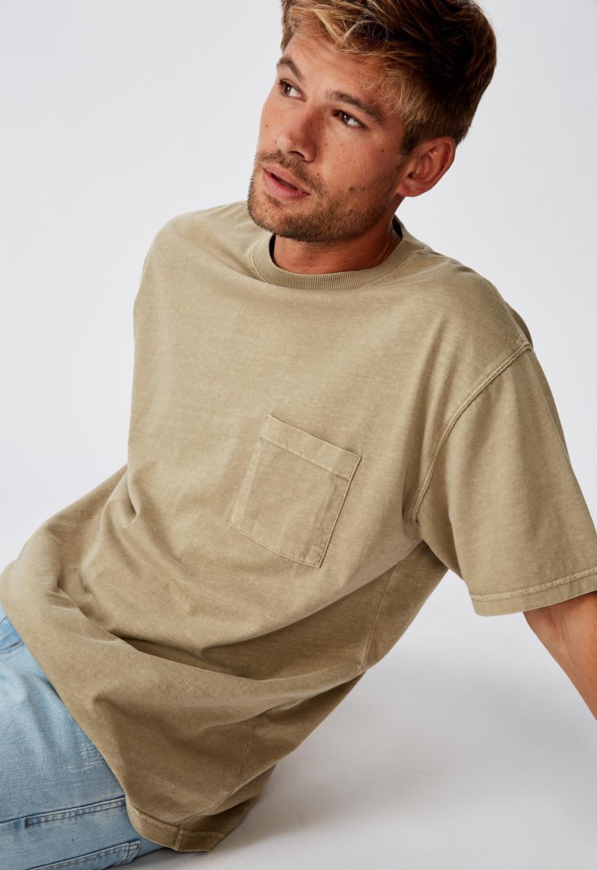 Cotton On - Loose fit washed pocket tee - stone