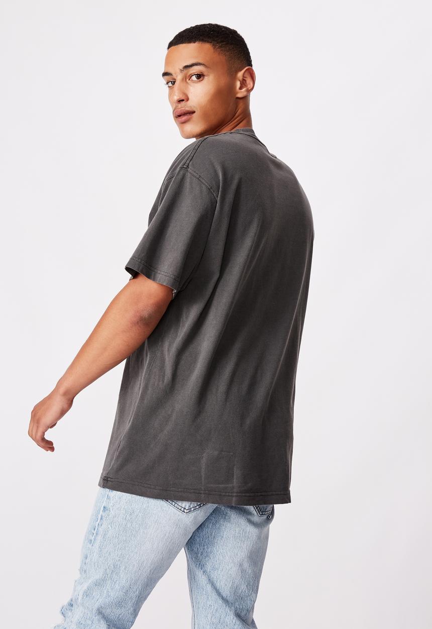 Cotton On - Loose fit washed pocket tee - washed black
