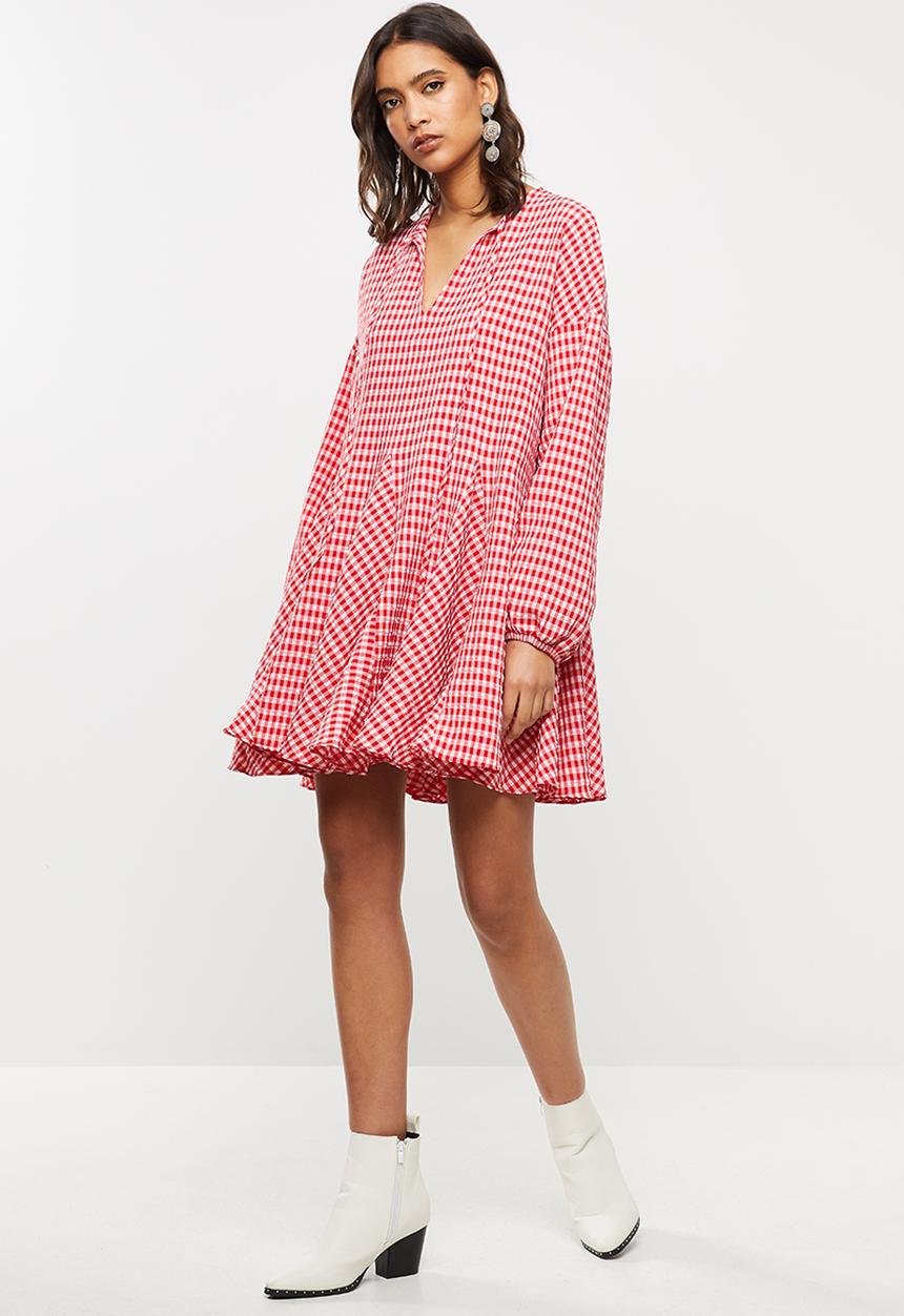 Glamorous - Gingham swing dress with front tie - pink & red
