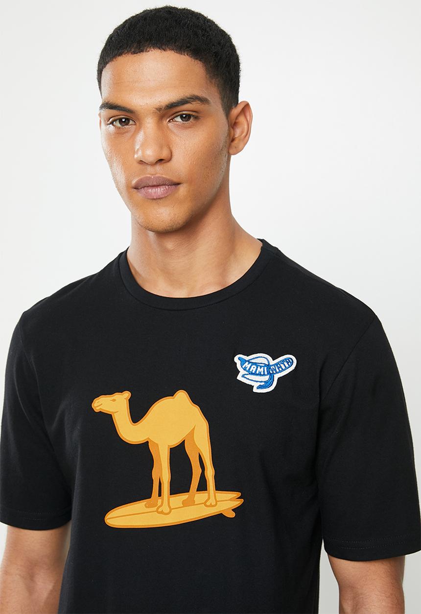 Mami Wata - Surfing camel tee - black