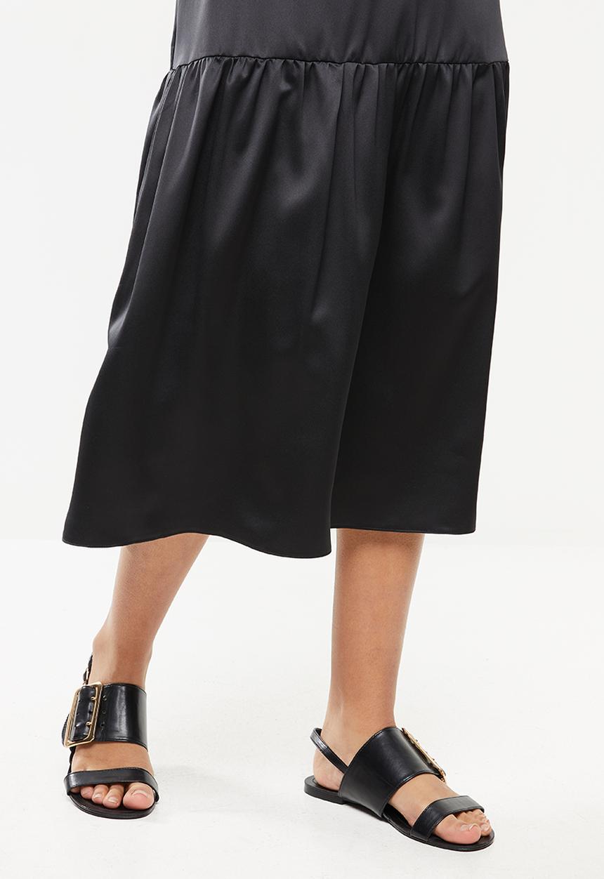 VELVET - Tiered satin pull on midi skirt - black