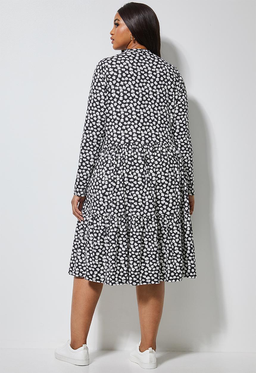 Superbalist - Tiered knit funnel neck dress - black & white 