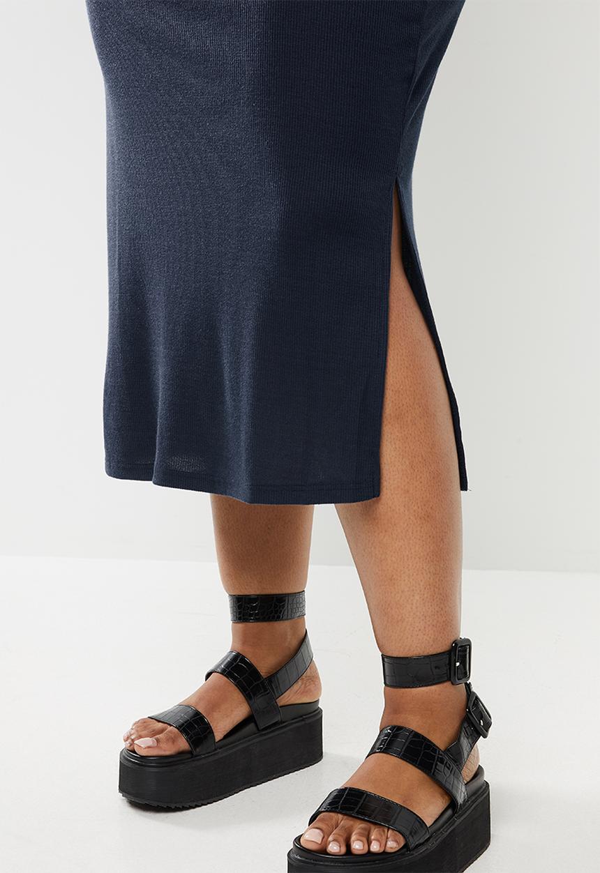 Glamorous - Plus bodycon turtle neck midi with slit - navy
