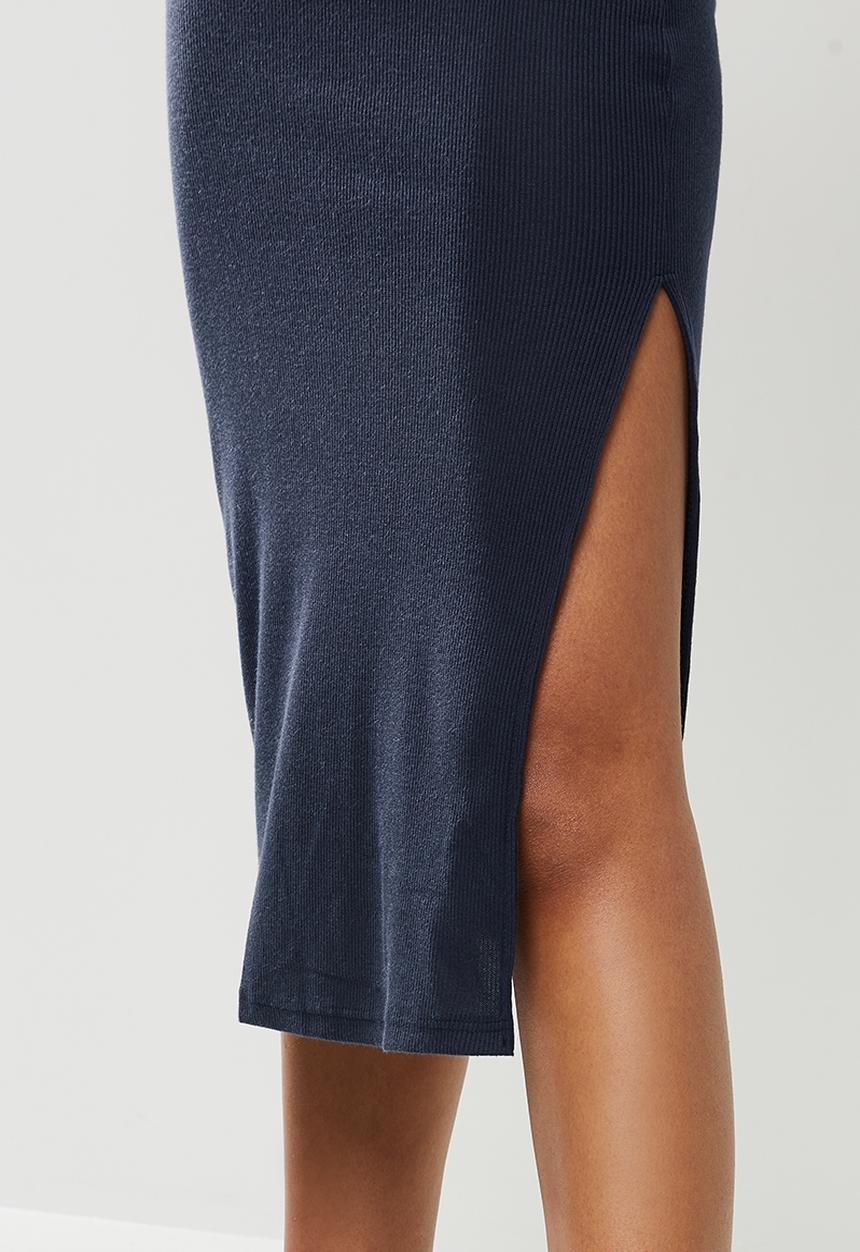 Glamorous - Bodycon turtle neck midi with slit - navy