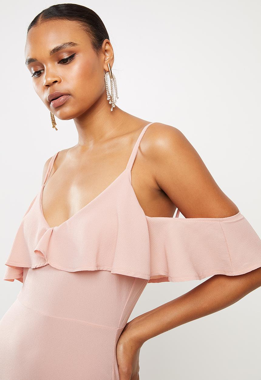 Missguided - Bubble crepe cold shoulder maxi dress - pink