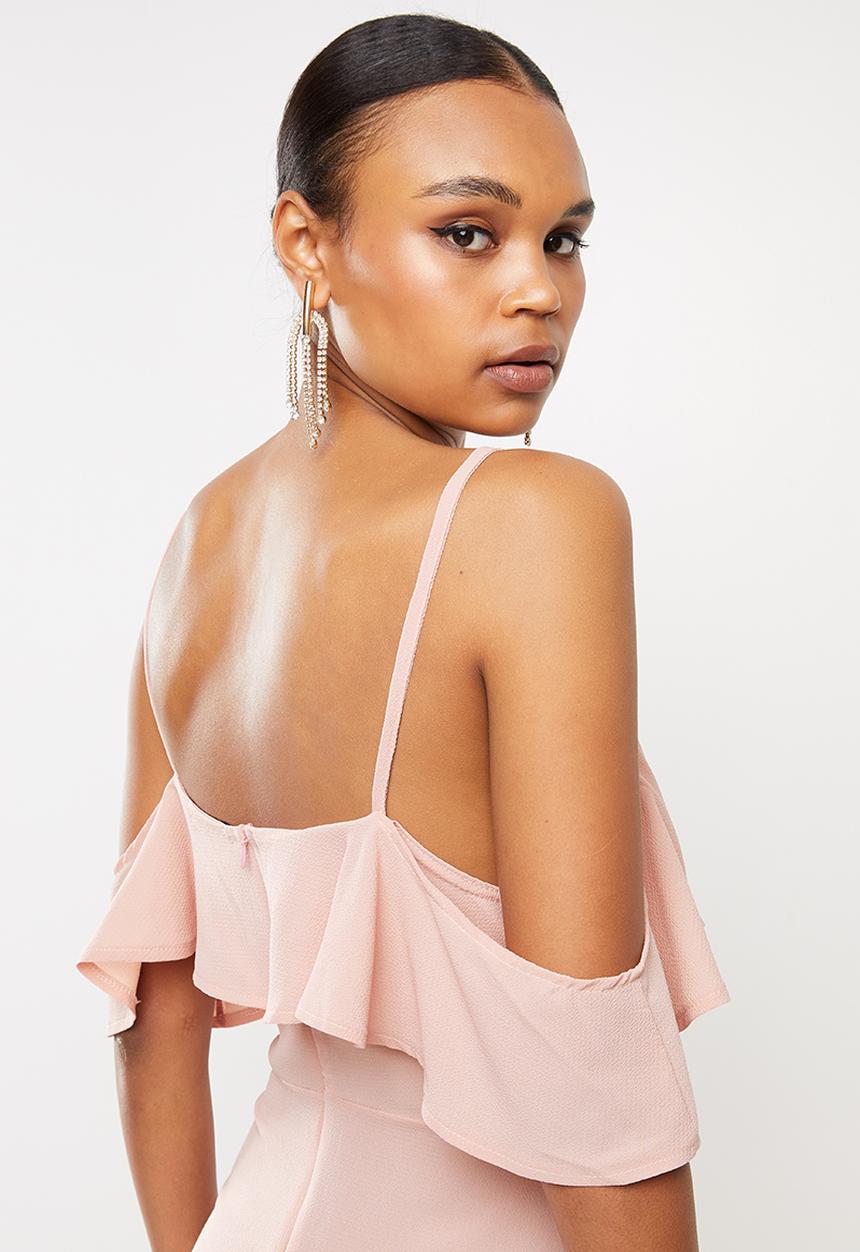 Missguided - Bubble crepe cold shoulder maxi dress - pink