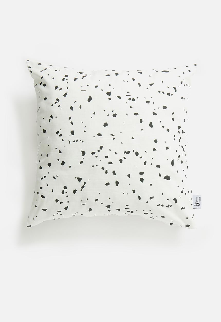 Sixth Floor - Cody cushion cover - black & white