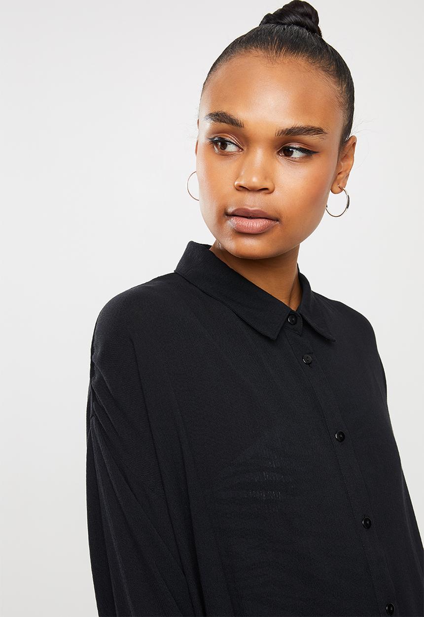 Missguided - Oversized crinkle viscose shirt coverup - black