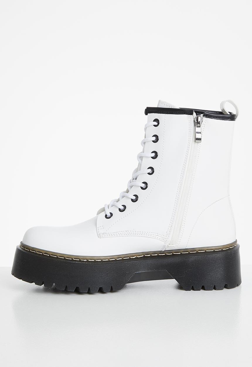 STYLE REPUBLIC - Joanna lace up boot - white