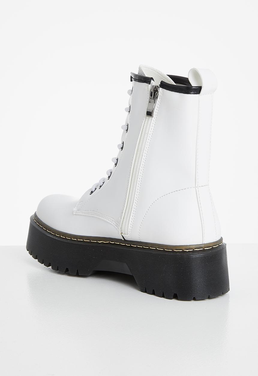 STYLE REPUBLIC - Joanna lace up boot - white