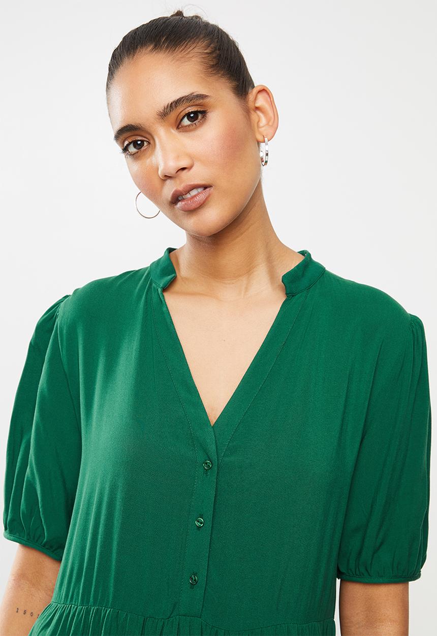 Blake - Midi tiered dress with short puff sleeve - green 