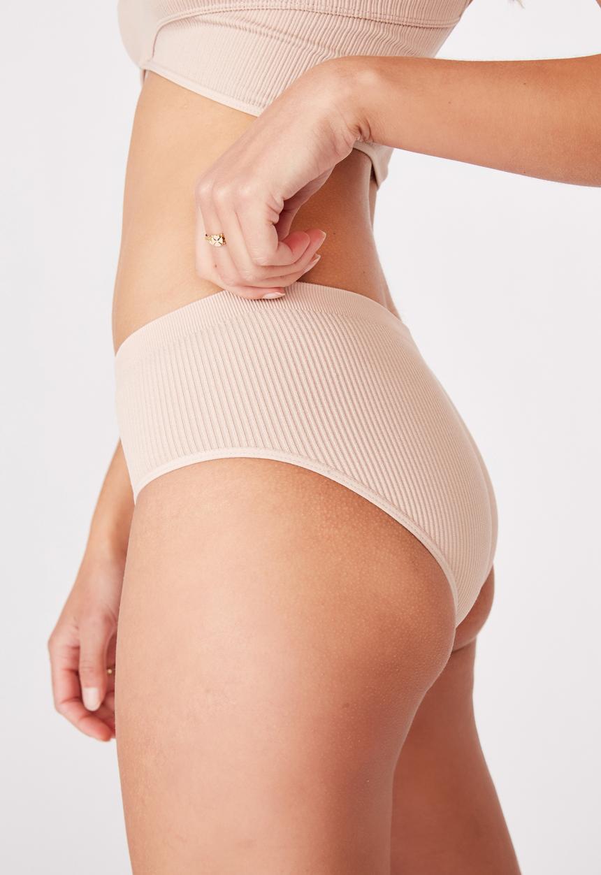 Cotton On - Seamfree rib boyleg brief - new latte