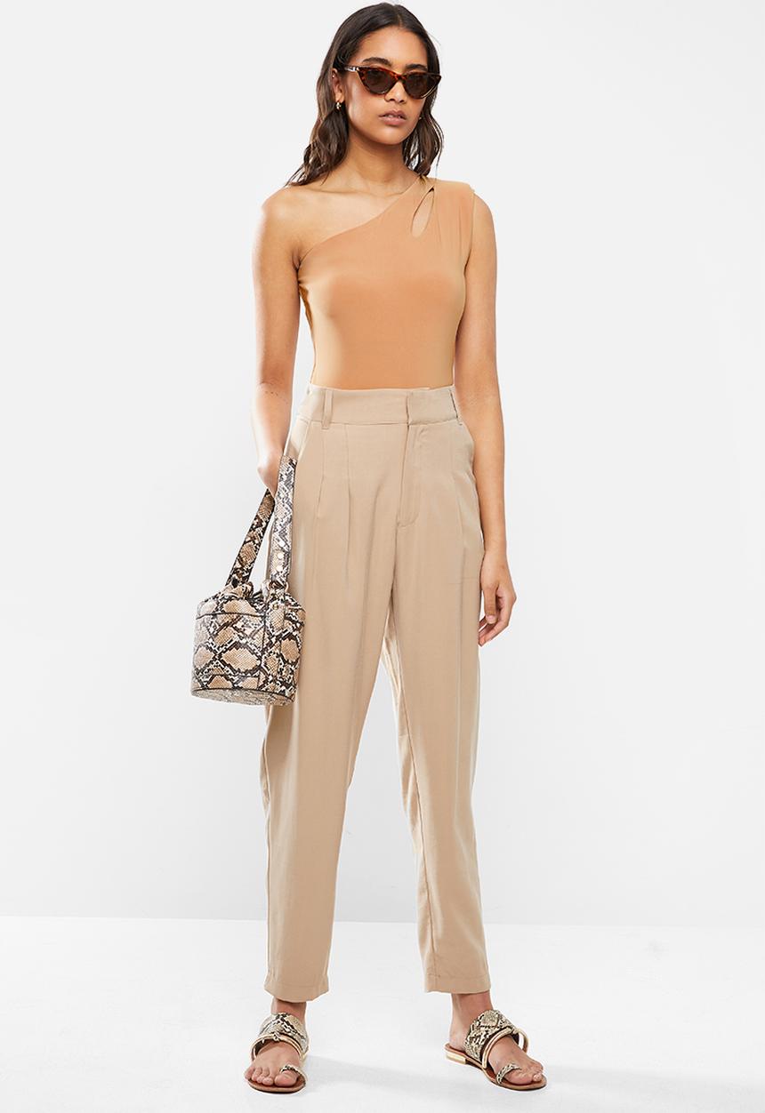 VELVET - Asymmetrical keyhole bodysuit - neutral 