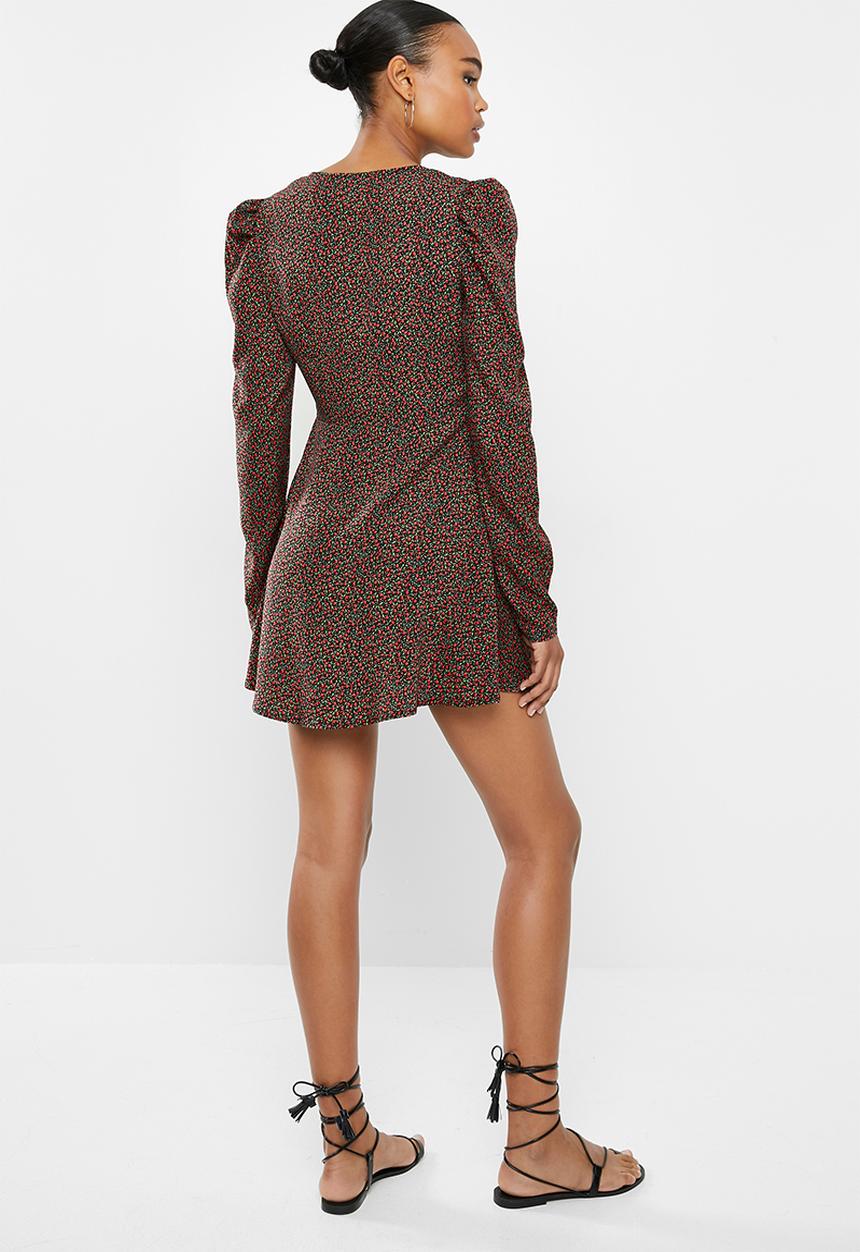 Missguided - Puff sleeve button through tea dress ditsy floral - black & red 