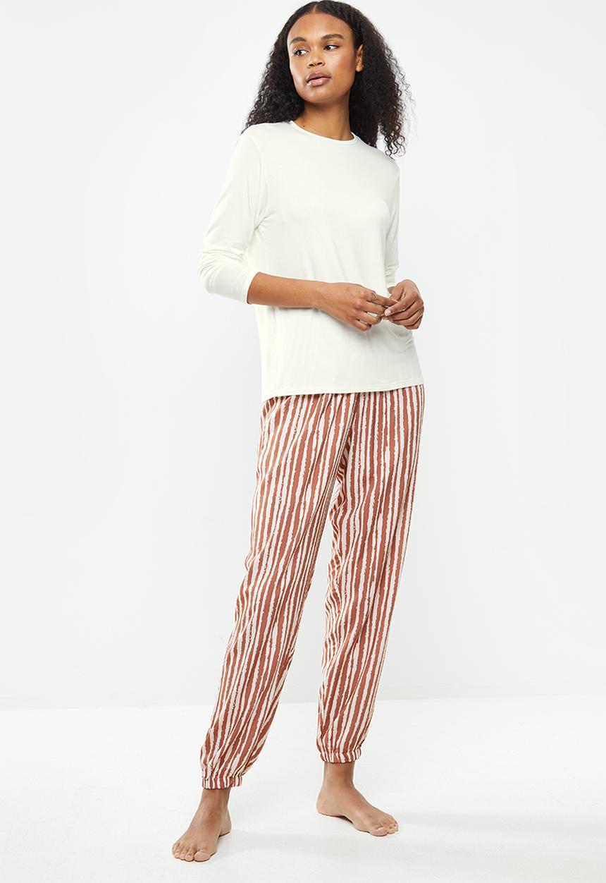 Superbalist - Sleep long sleeve fitted top & pants set - cream & pink 