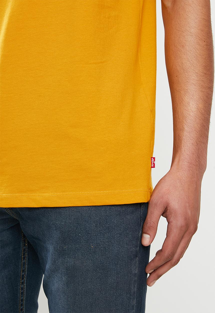 Levi’s® - Housemark graphic tee - golden yellow