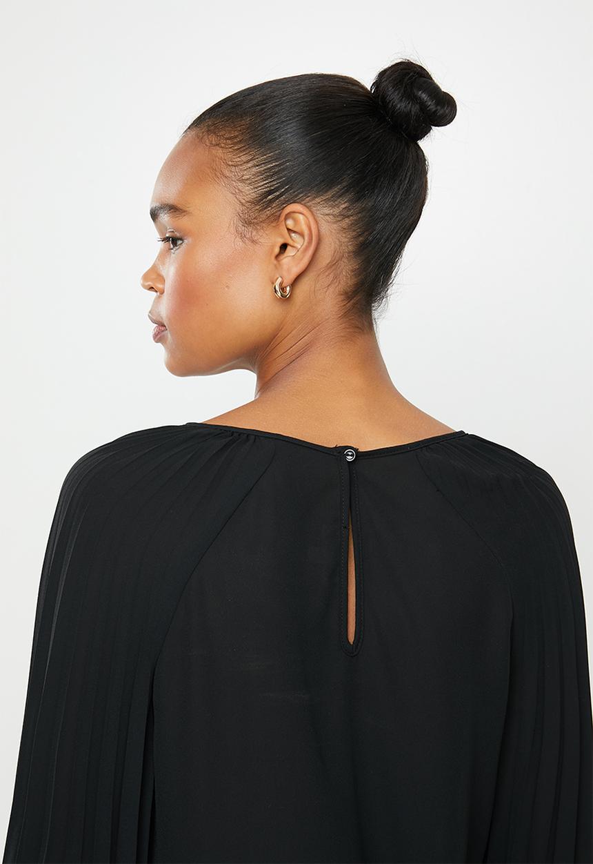 edit - Pleated sleeve blouse - black