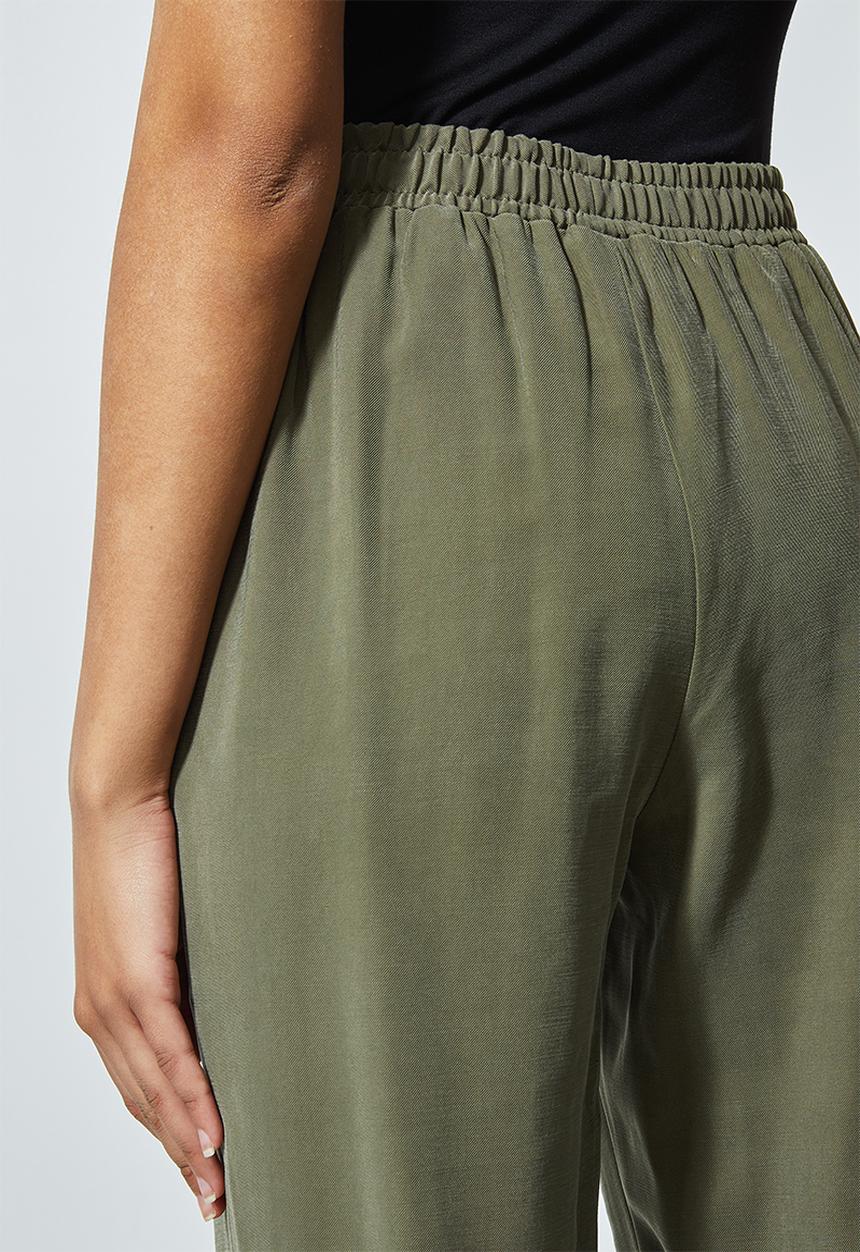 Superbalist - Premium jogger with elasticated cuff - olive