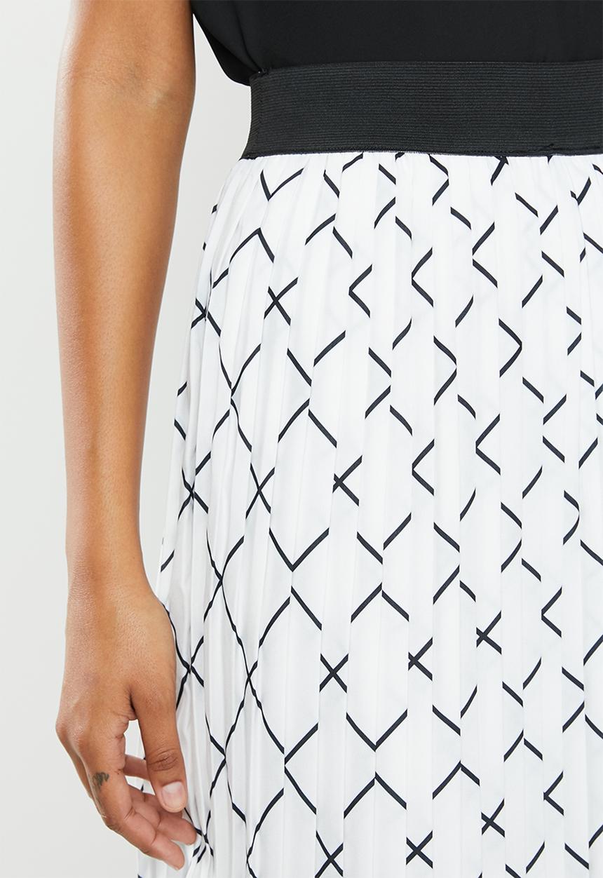 edit - Pleated midi skirt- black & white