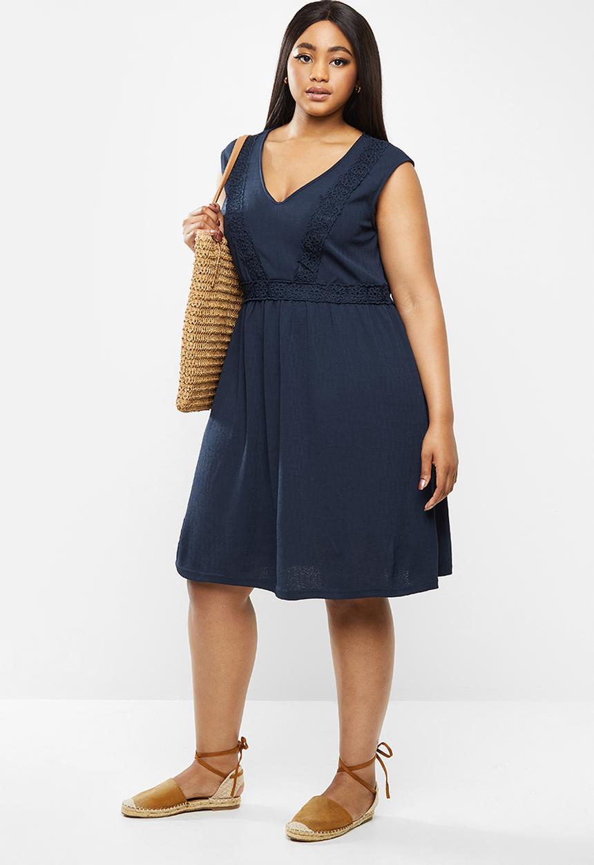 Vero Moda - Lina above knee dress curve - navy