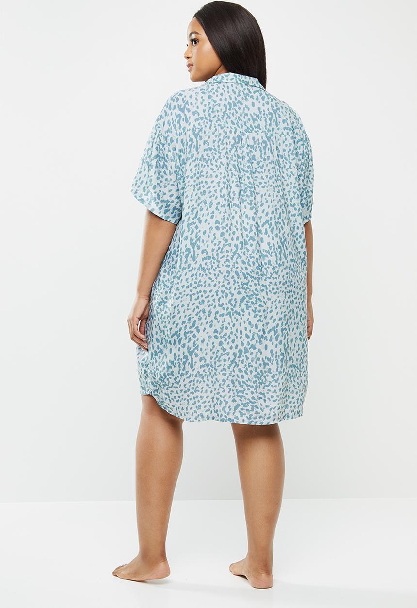 Superbalist - Plus short sleeve sleep shirt - grey & blue