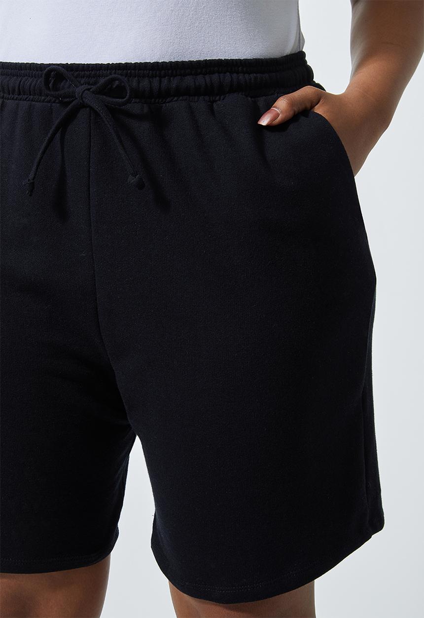 Superbalist - Longer length track shorts - black