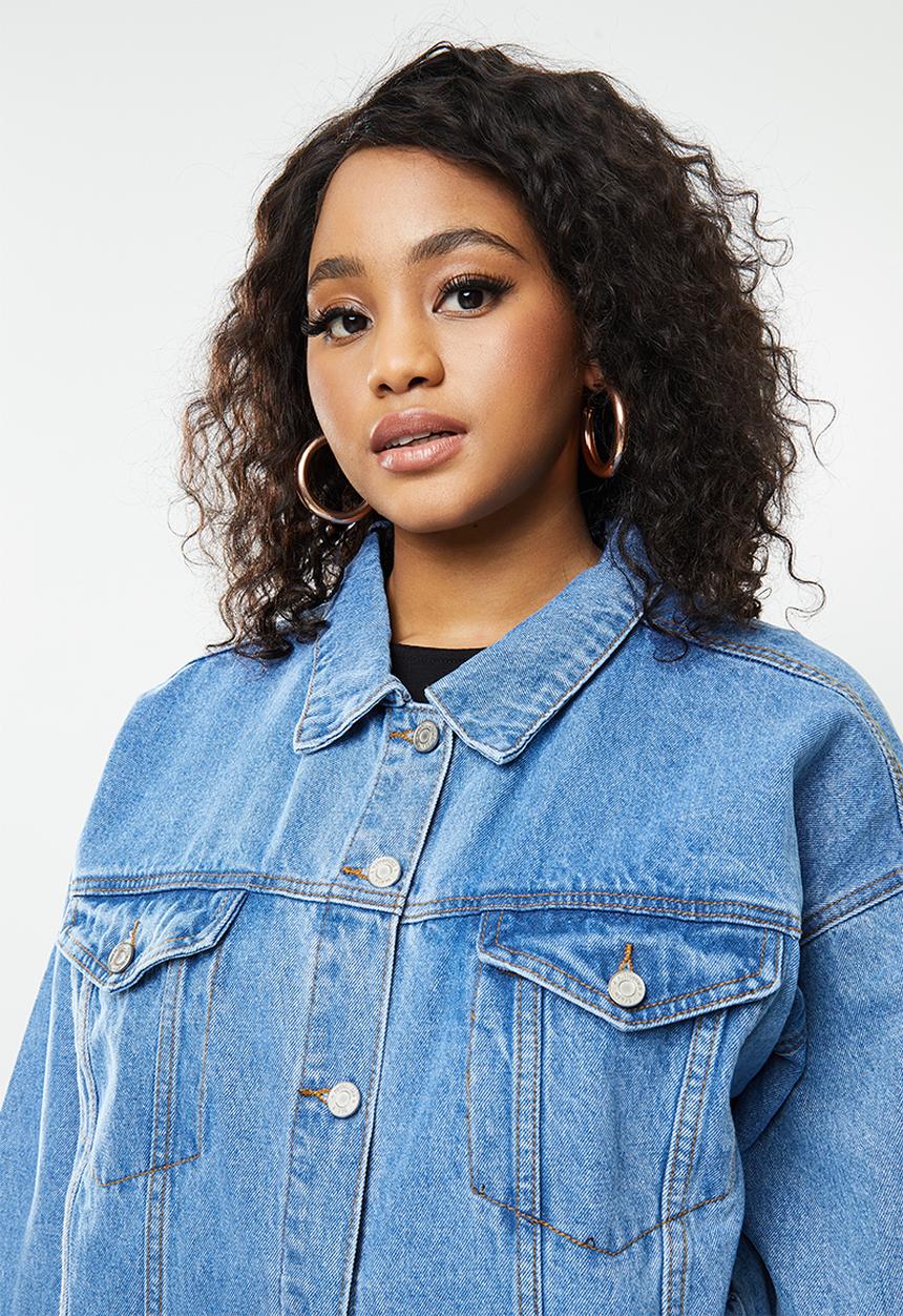 Missguided - Plus oversized denim jacket with rips - blue