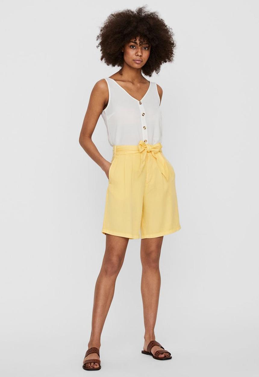 Vero Moda - Laura highrise loo knot belt long shorts - yellow