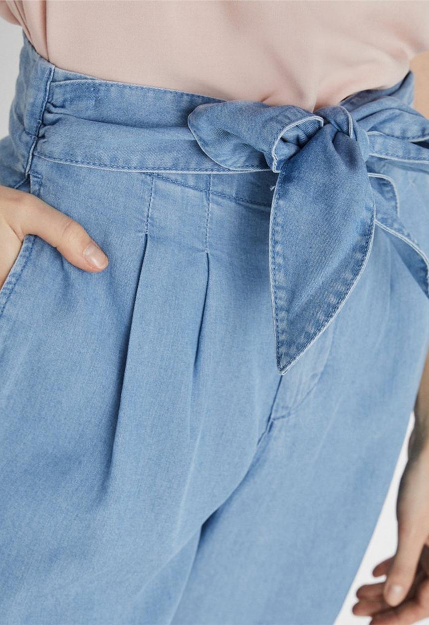 Vero Moda - Laura highrise loo knot belt long shorts - blue