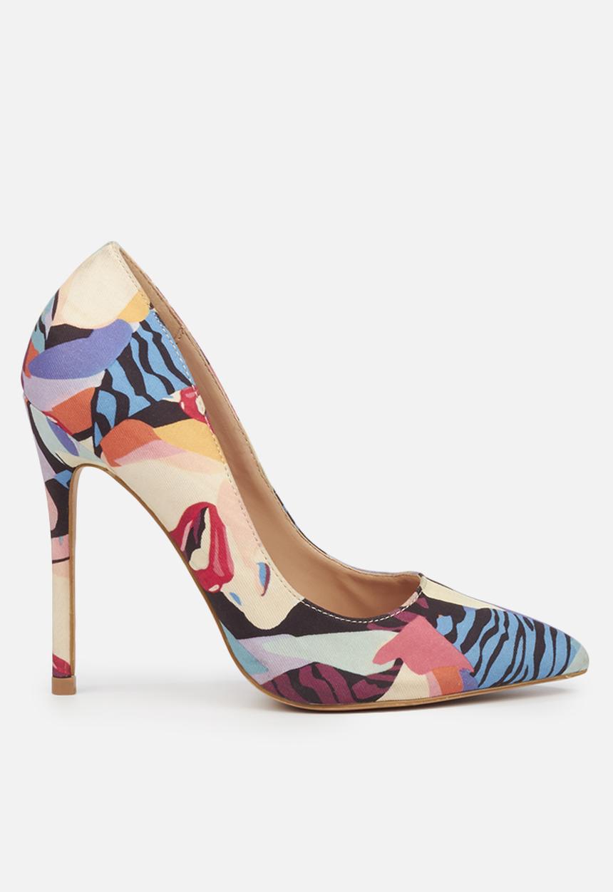 Miss Black - Hanoi court - multi