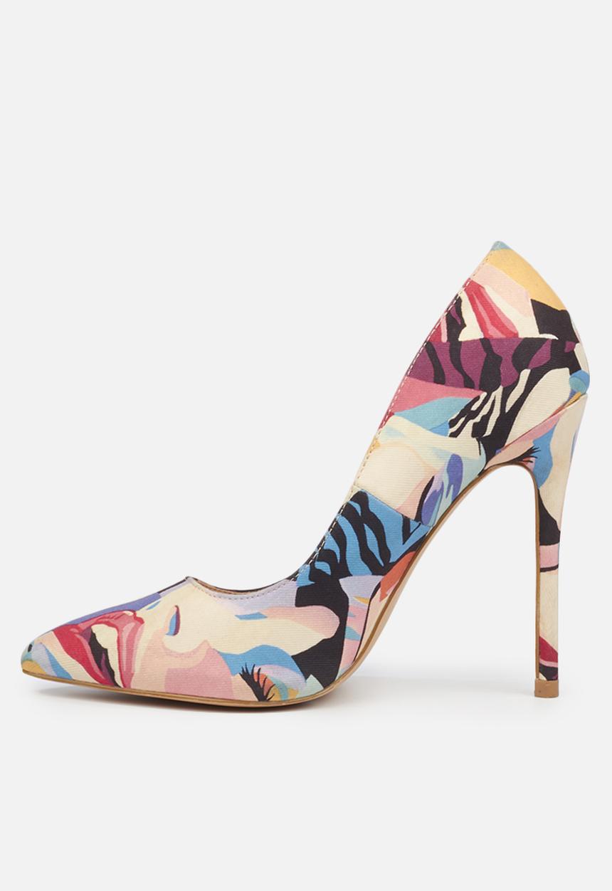 Miss Black - Hanoi court - multi