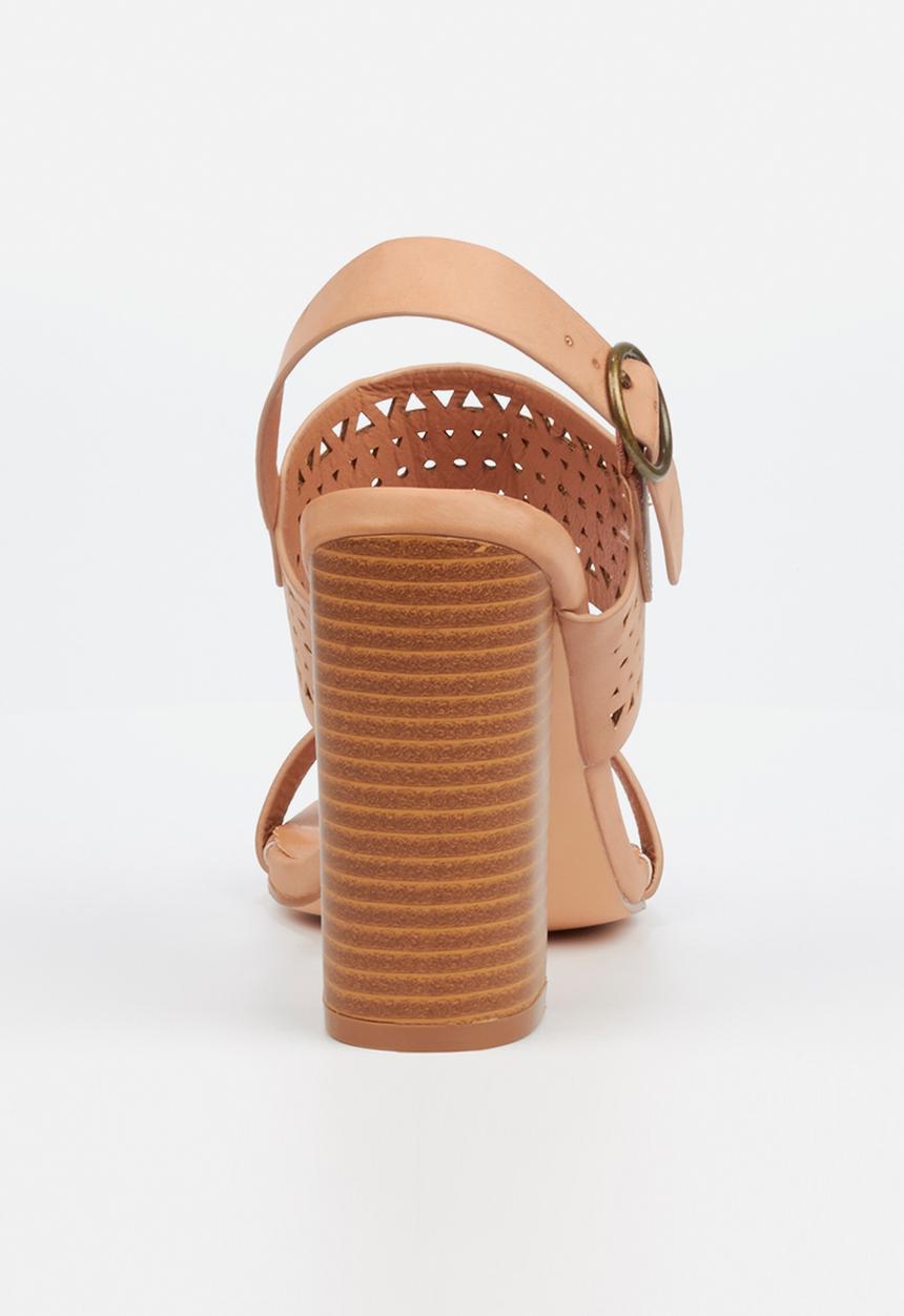 Miss Black - Kynos heel - neutral