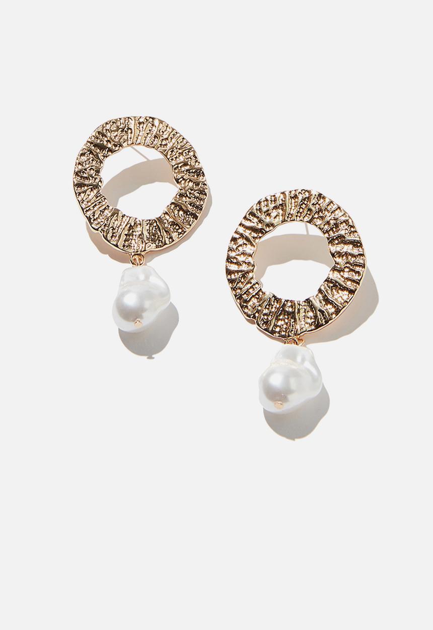 Rubi - Molten circle and pearl treasures earring - gold
