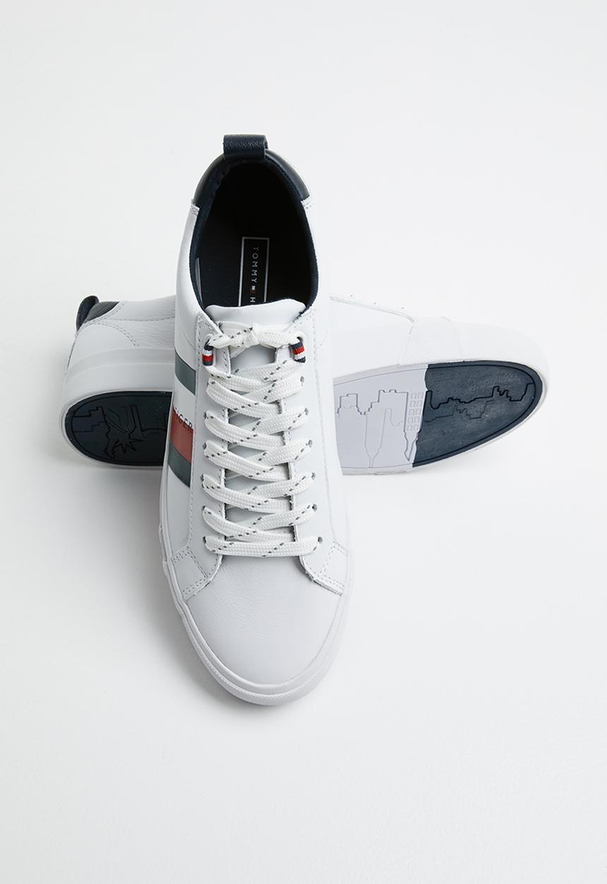 Tommy Hilfiger - Flag detail leather sneaker - white