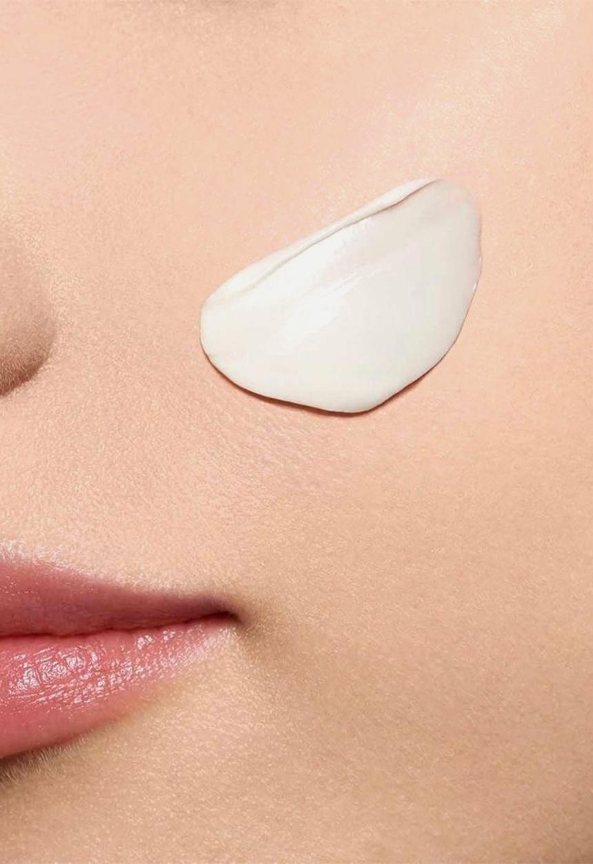 Clarins - Super Restorative Day Cream SPF 20 All Skin Types