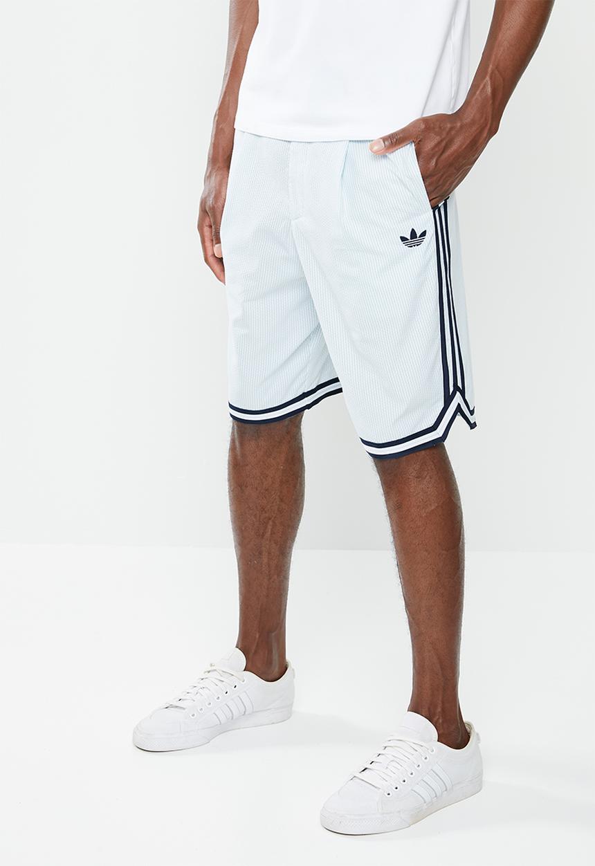 adidas Originals - Seersucker shorts - ashgre & white