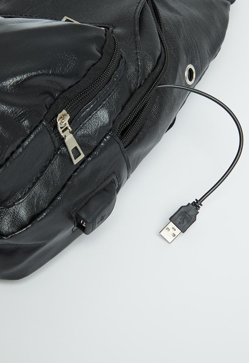 Rebel Republic - Boys zip detail moonbag- black
