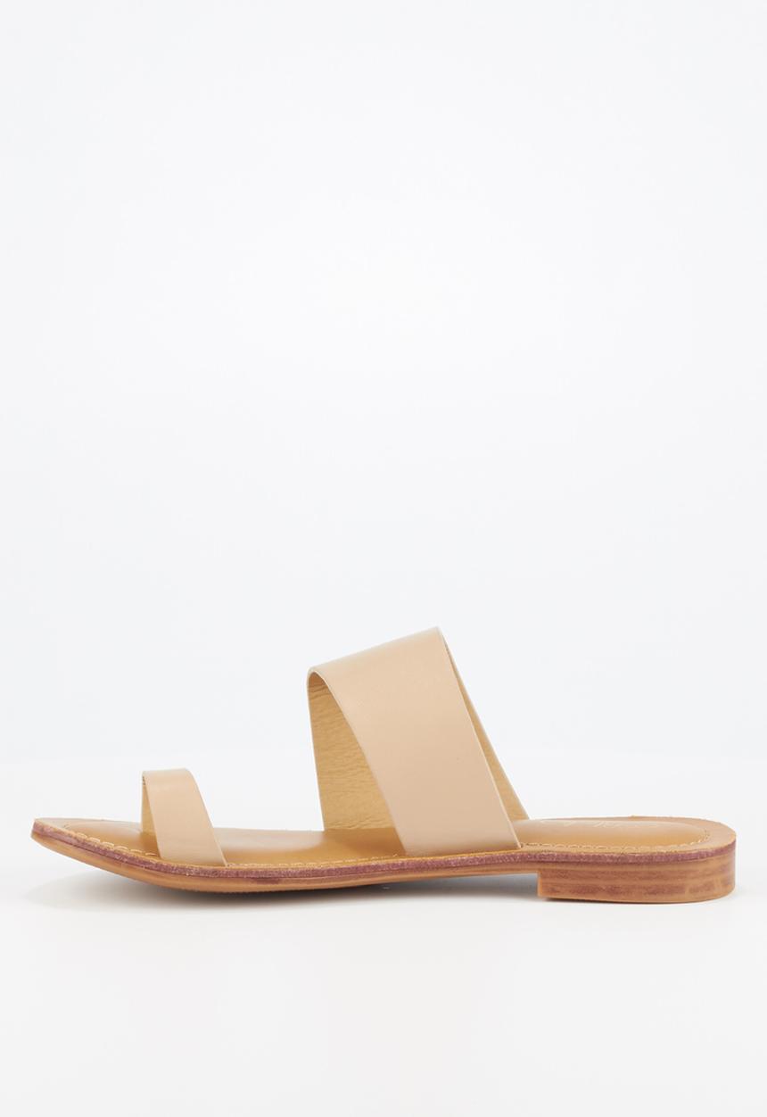 Miss Black - Sicily 2 slide - neutral