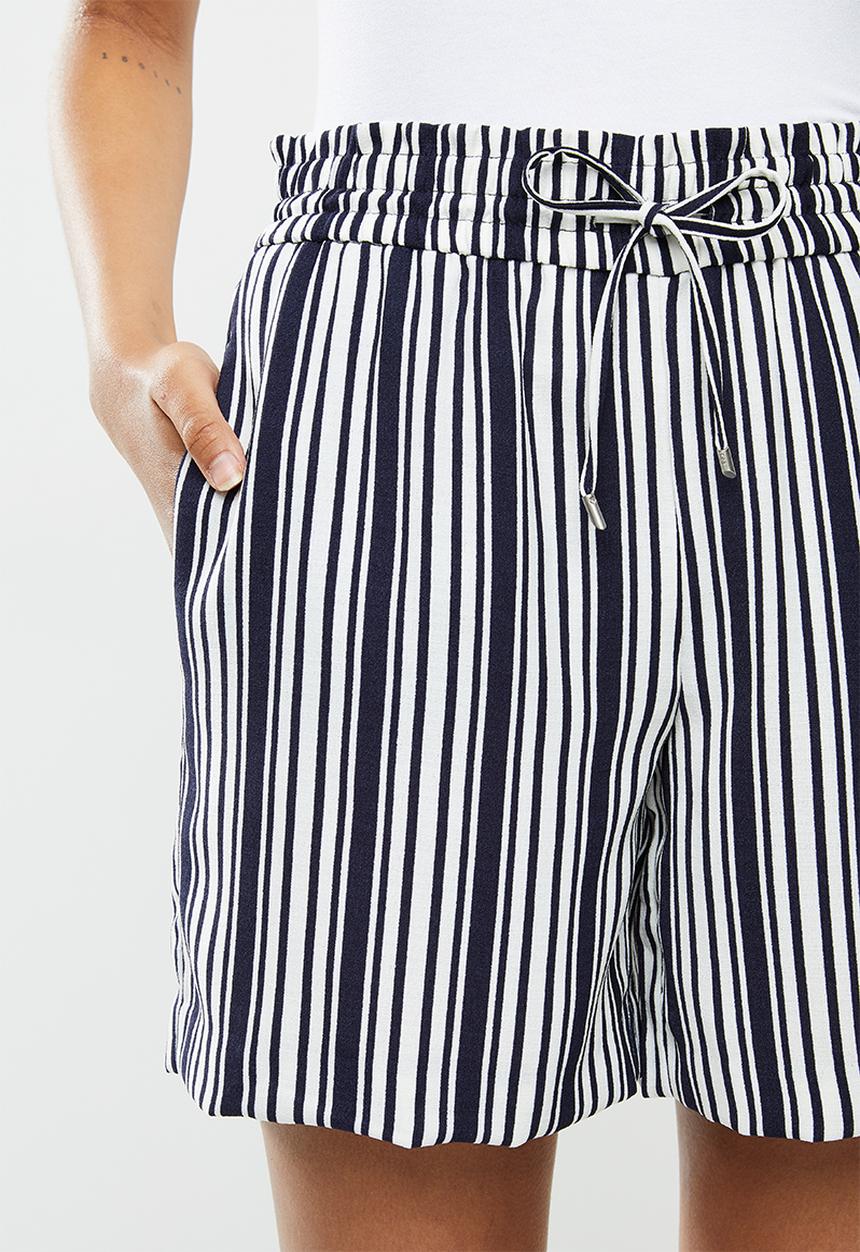 ONLY - Piper-ann mid waist stripe shorts - navy & white