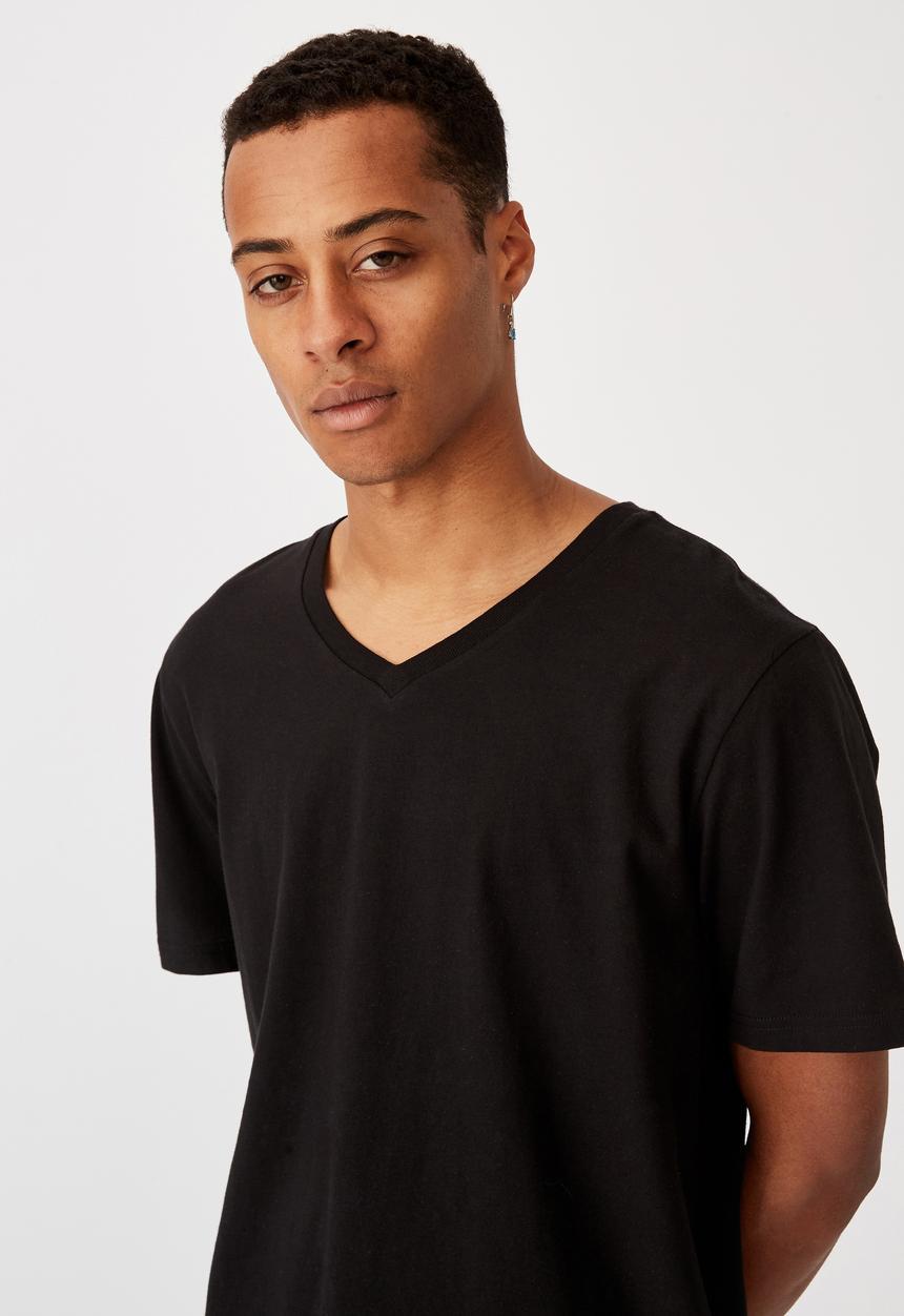 Cotton On - Essential vee neck T-shirt - black
