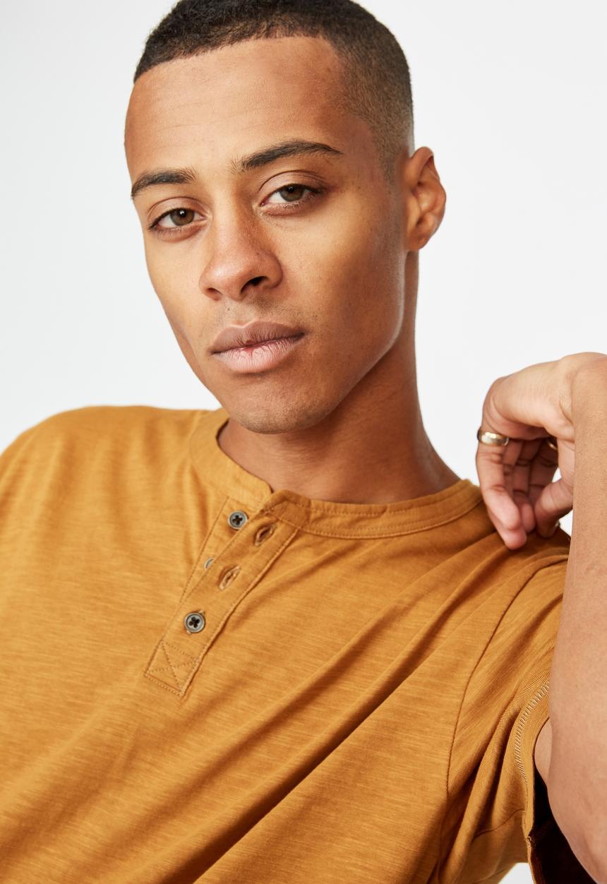 Cotton On - Slub grandad tee - rich camel