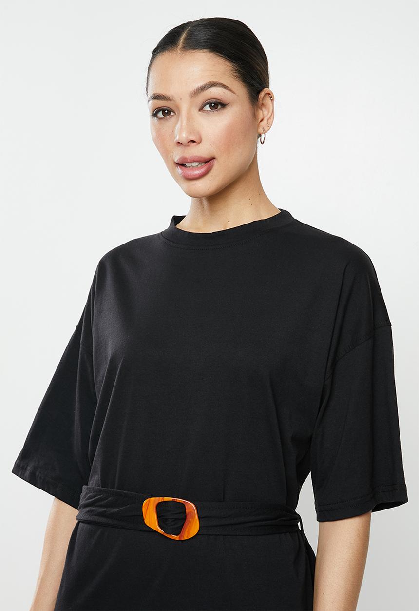 Missguided - Oversized T-shirt dress short sleeve tortoise belt - black