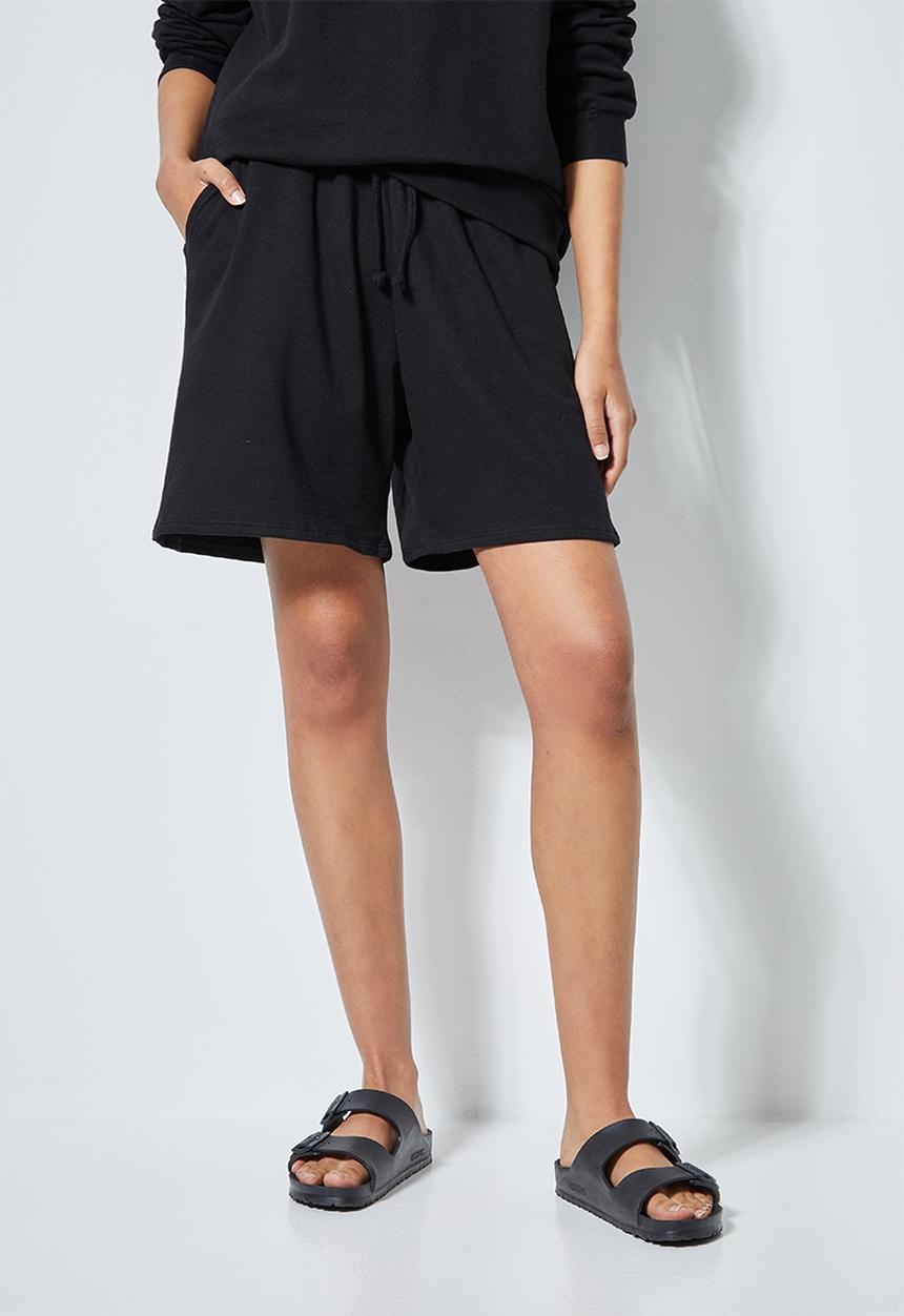Superbalist - Long jogger shorts - black