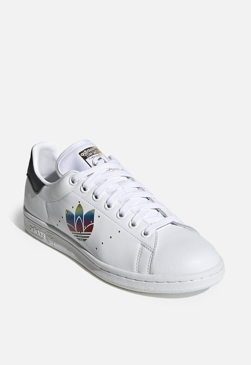 adidas Originals - Stan smith shoes - cloud white / core black / gold metallic