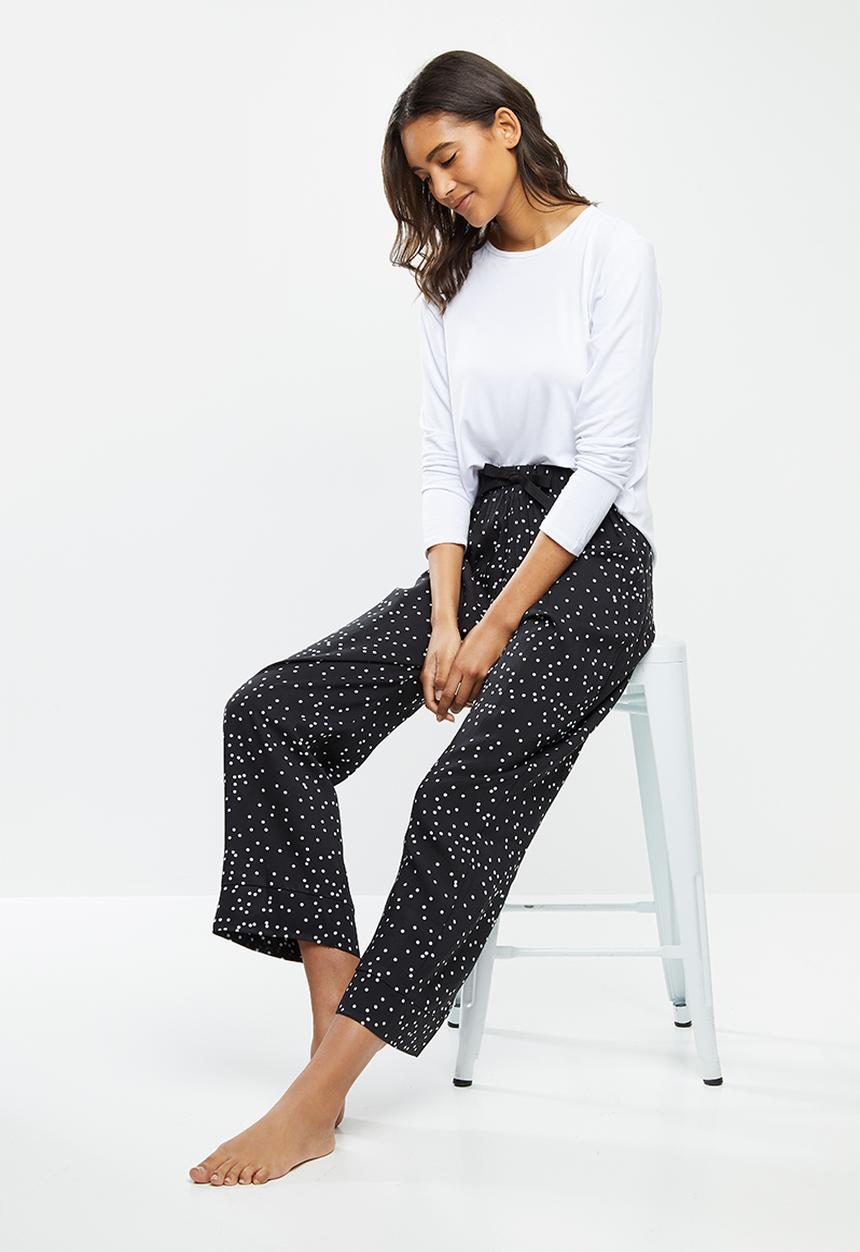 Superbalist - Sleep long sleeve fitted top and pants set - white & black